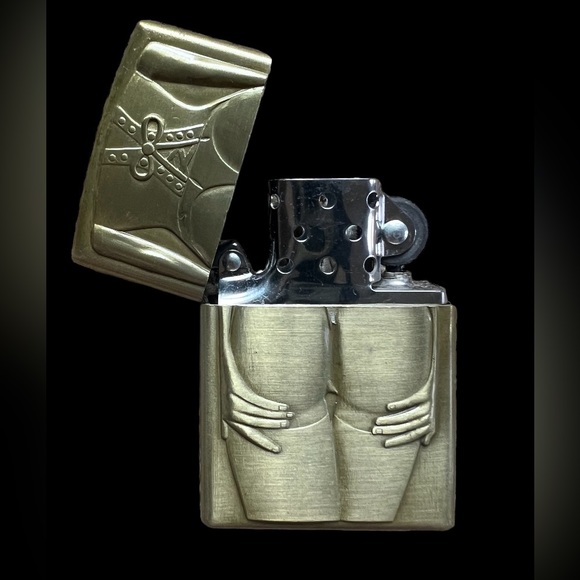 Vintage lighter - girl - Picture 2 of 2